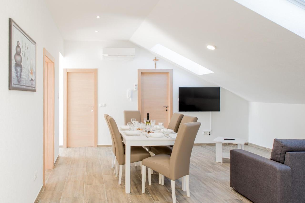 Apartments Zilic Kastel Stari ภายนอก รูปภาพ